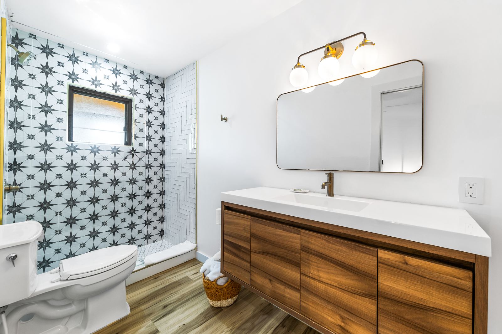 The bathroom — Calypso Cove 6, Palm Bay Getaways, Grand Cayman