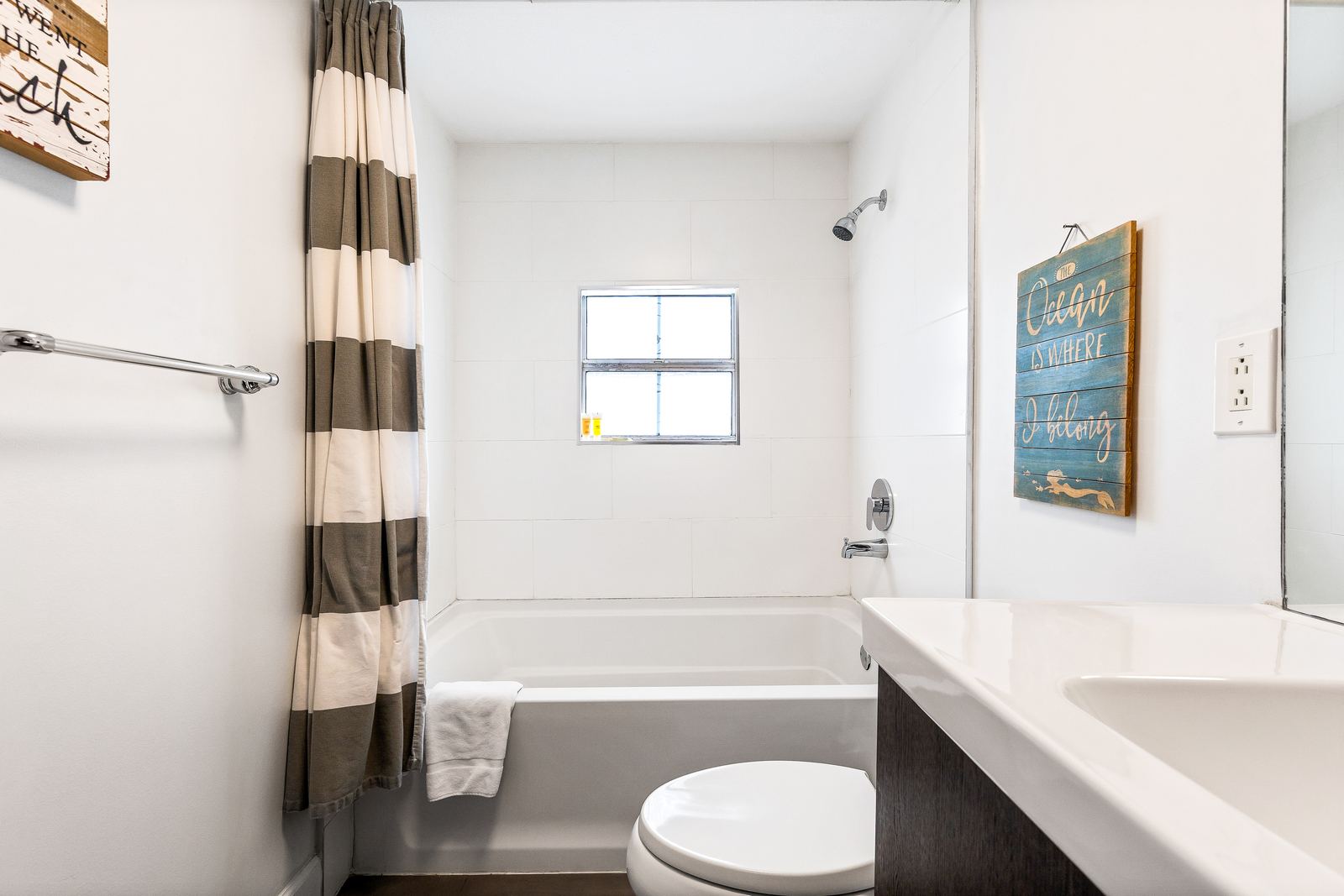 Bathroom with tub — Evans Close 1, Palm Bay Getaways, Grand Cayman