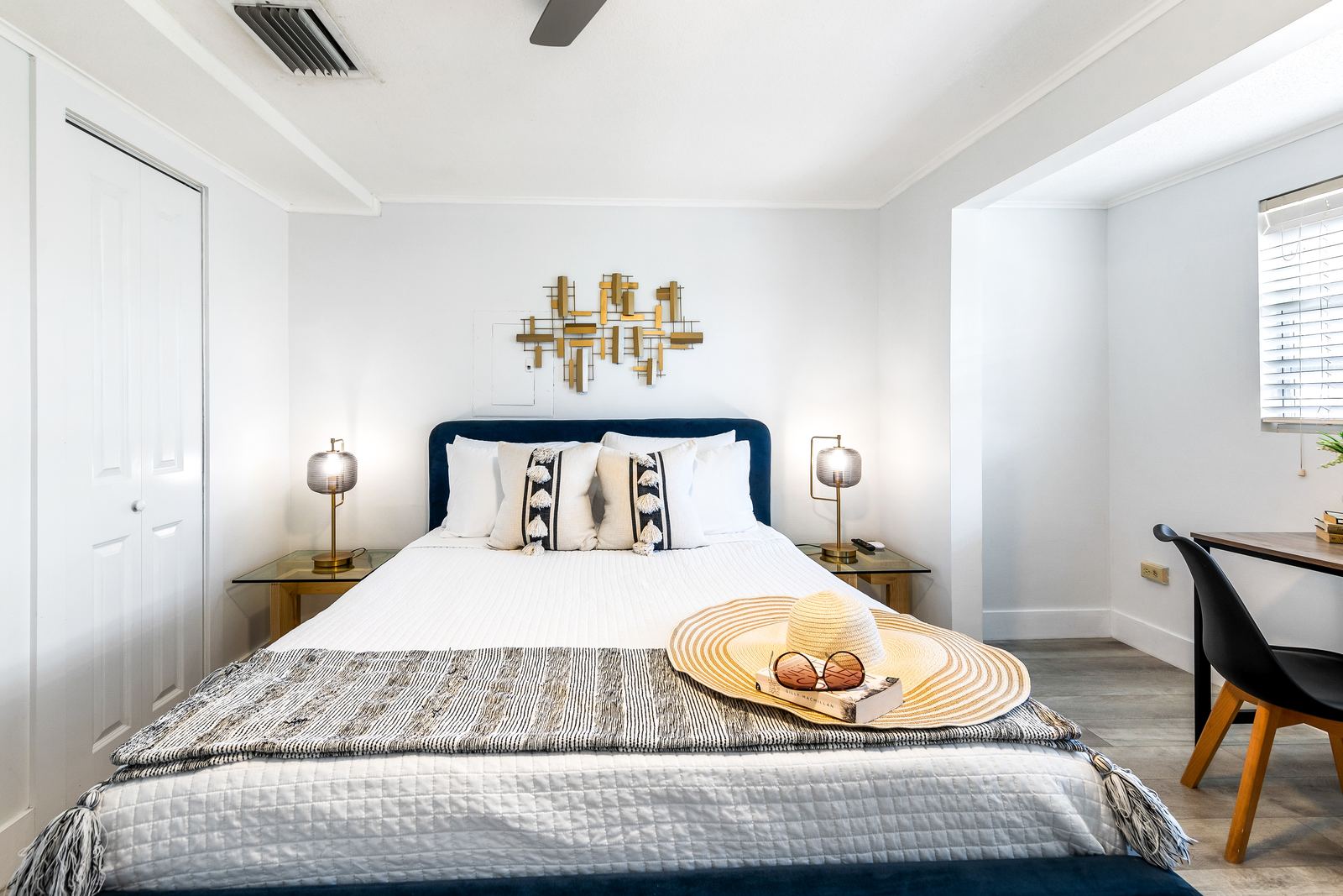 Main bedroom, queen bed — Evans Close 1, Palm Bay Getaways, Grand Cayman